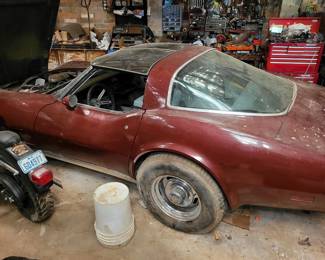 1981 C3 BURGUNDY CHEVROLET CORVETTE, T-TOPS, 5.7L 350 SMALL BLOCK V8, FASTBACK DESIGN REAR WINDOW, 52,009 MILES