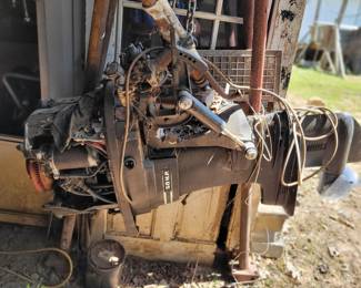 OUTBOARD MOTOR