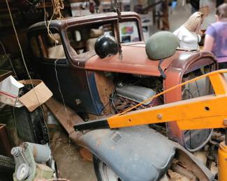 1932 Ford TUDOR CUSTOM Miles: N/A Engine: V8 Color: BROWN 1932 Ford Tudor Body Shell Barn Find Project Car With A V8 396 or 402 Engine Installed,