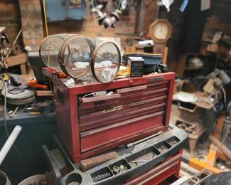 MESH BAIT TRAP, TOOL CHEST WITH TOOLS