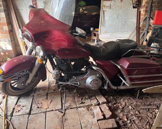 1983 Harley-davidson Custom Glide Electra Glide VIN: 1hd1cbh1xdy122746 Miles: 48,956 Engine: 1 LITER V TWIN Color: BURGUNDY 1983 Harley Davidson Xls Roadster Ironhead Motorcycle, Burgundy, 1l V Shape Engine, Custom Made To Electra Glide Type Design. To View The Video Scan The Qr Code Or Copy And Paste The Link https://www.youtube.com/shorts/4IjnsQeIWtI