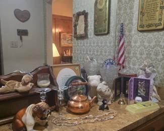 More figurines
