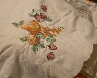 1970s matching tablecloth and napkins