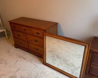 7 Drawer dresser, Mirror