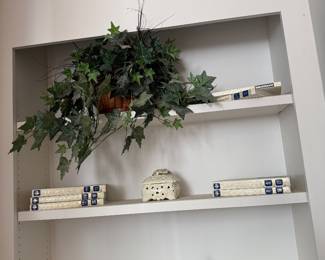 Bookshelf Decor, Encyclopedias