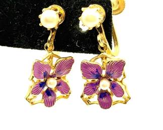 Porcelain Cameo Loving Ladies at the Bath, Victorian Style, Decaled on Porcelain Original Lavalier P