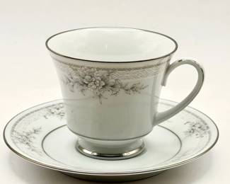 (8) Noritake Sweet Leilani tea cup and saucer sets
