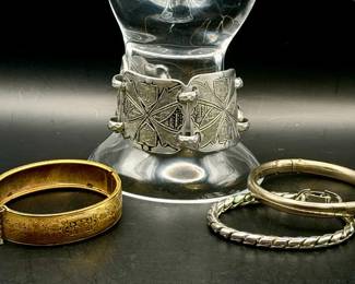 Vintag Jewelry Bracelets