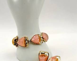 Vintage Coro Peach Pink Thermoset Plastic and Gold-Tone Bracelet — MCM Style