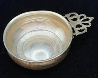 Sterling Vintage Child 's Porringer With Keyhole Handle Produced By Webster Co.