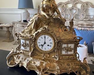 Antique mantle clock...