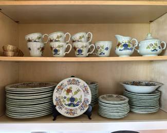 Provinstone "Lotus Valley" dish set