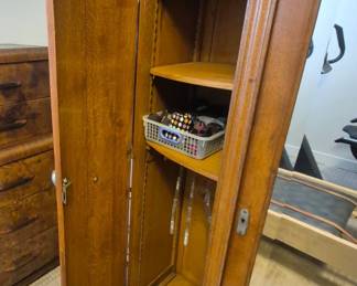 3 Door mirrored  Wardrobe.5