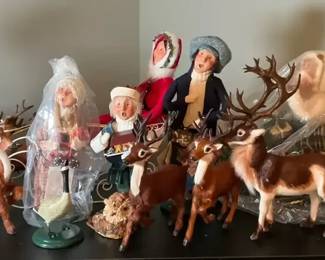 Byers Choice Carolers  Holiday Figurine Group