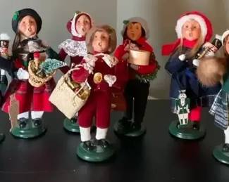 Byers Choice Carolers Holiday Figurine Group  Children  Seasonal Characters