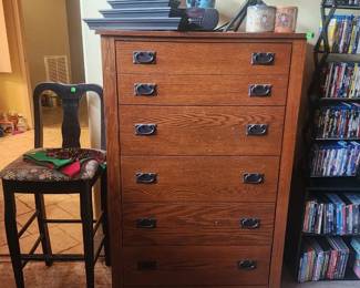 chest of drawers