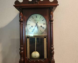 working wall clock