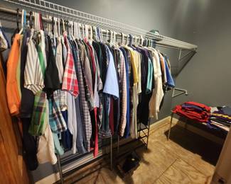 Men's shirts (variety of sizes)