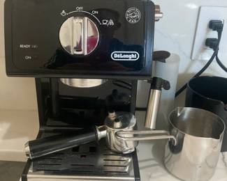 De’Longhi Expresso machine