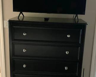 Bedroom Dresser with Two Nightstands in Another Photo