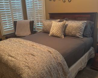Queen size bed
