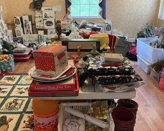 Holiday decor and items