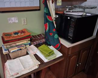 MICROWAVE, NAPKINS, PLACEMATS