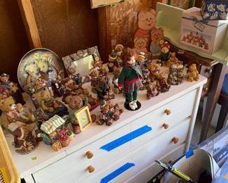 Boyd’s bears & other bear figurines 