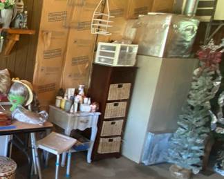 Dressers & beauty aids