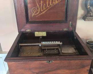 Stella Music box player