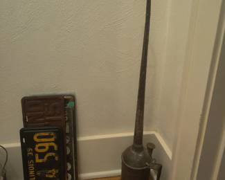 Long spout railroad oiler can