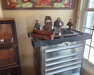 Tool cabinet