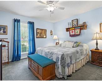 Queen size bed