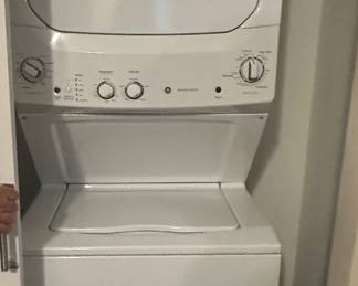 Stackable washing machine and dryer