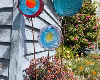133 Setof3GlassGardenStakeswBLueSignalStoplightLens