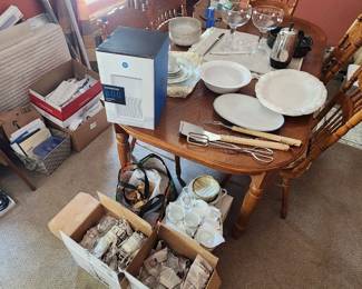DINING ROOM TABLE CHINA WARE KITCHEN WARE