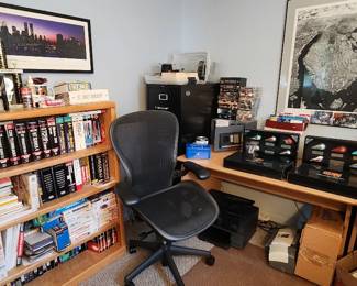 COMPUTER CHAIR & PANORAMA PHOTO WTC NOT AVAILABLE