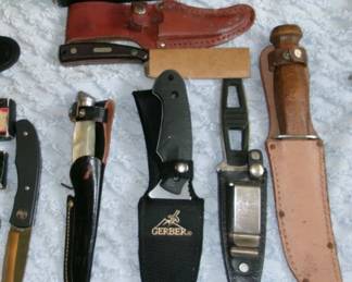 HUNTING KNIVES