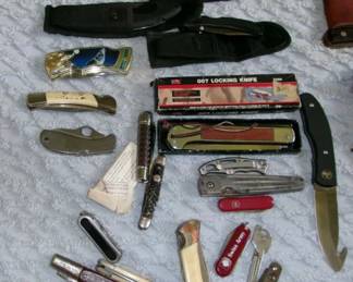 POCKET KNIVES