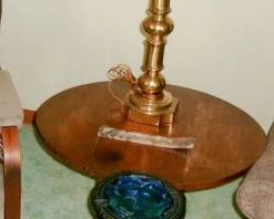 SMOKESTAND LAMP TABLE