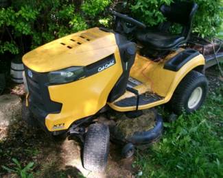 CUB CADET TRACTOR