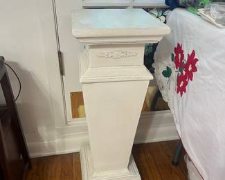 Plaster pedestal