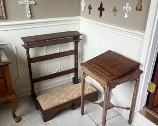 Kneeler, bible stand