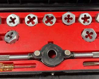 Tap and die set