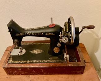 Singer hand crank sewing machine