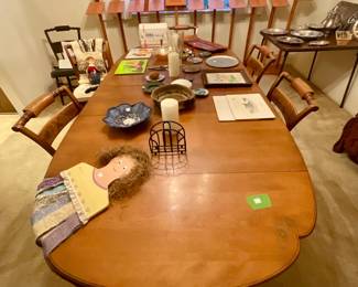 Beautiful vintage inlay dining room table and matching chairs