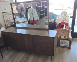 MCM Dresser