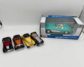 Maisto Special Edition 124 scale 1957 Chevrolet Corvette Car  Antique Miniature Diecast Cars