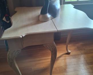Fold out table