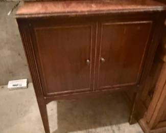 VINTAGE RECORD CONSOLE